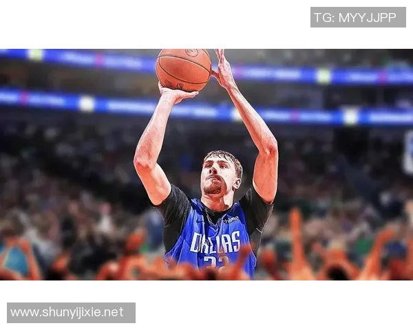 76人探花埃奇库姆高空起飞隔扣未果却成功造成米切罗犯规 76人探花埃奇库姆高空起飞隔扣未果却成功造成米切罗犯规