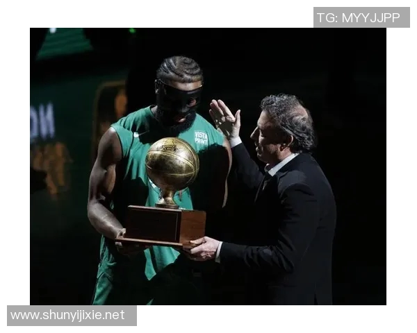 邓利维谈拉科布今夏关注球队女武神赛事让他略感分心