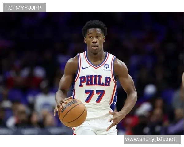 状态回暖!埃奇库姆半场8中4拿到13分1篮板 状态回暖!埃奇库姆半场8中4拿到13分1篮板