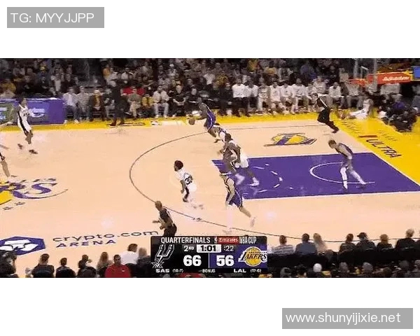 詹姆斯左路送助攻 八村塁溜底线反扣