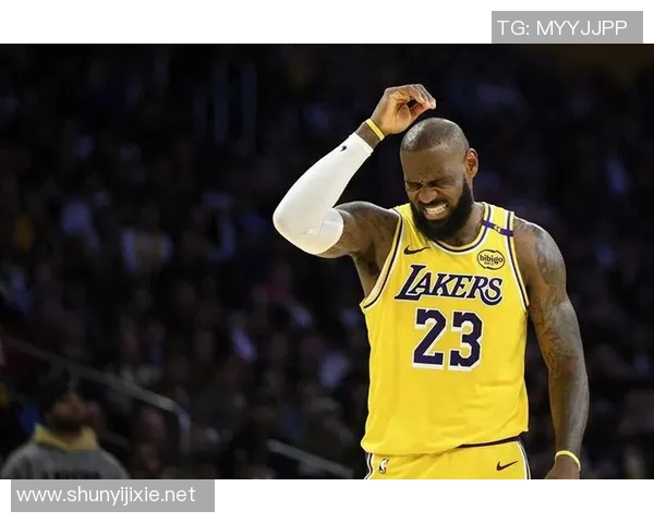 手感全无！湖人全场三分球39投仅11中，命中率为28%